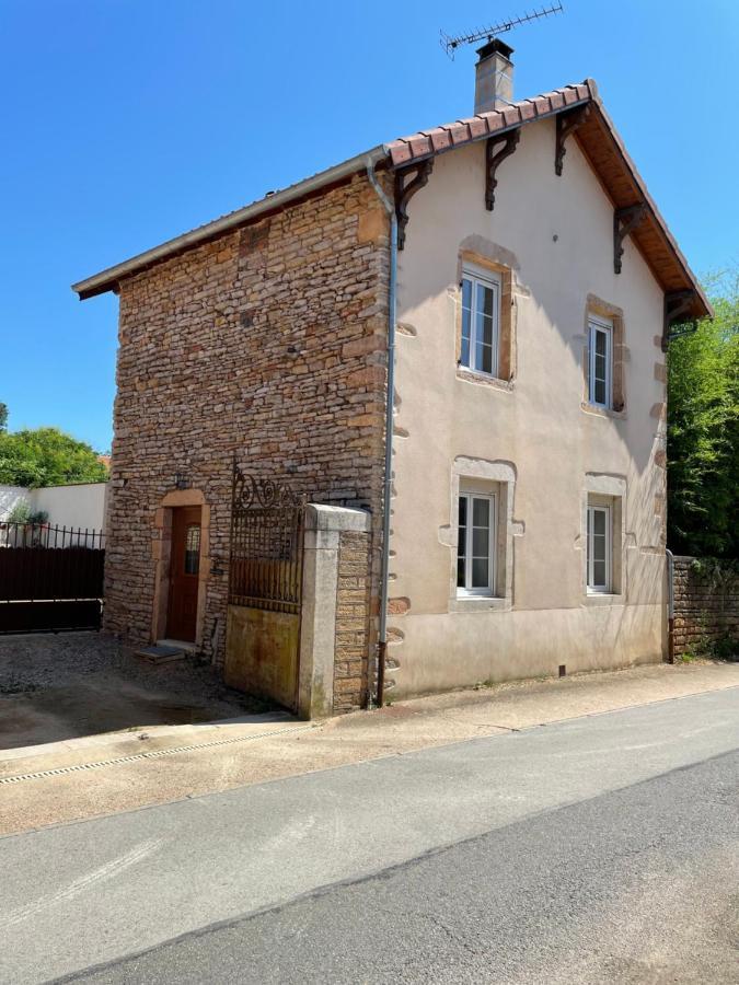 Gite De La Grenouillette Saint-Maurice-de-Satonnay المظهر الخارجي الصورة